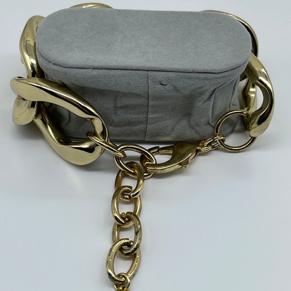 Goldstone Oversized Curblink Bracelet - Picture 2 of 2